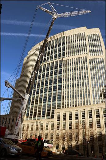 crane on Tillary Street in downtown Brooklyn