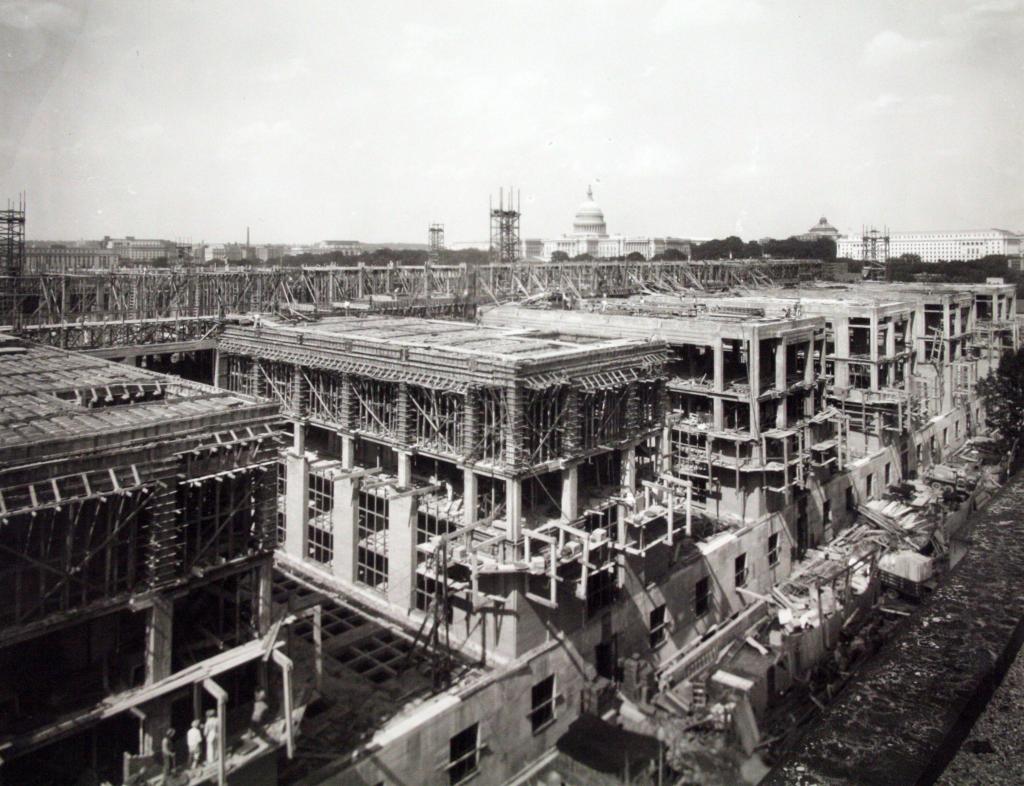 Wilbur J. Cohen Federal Building